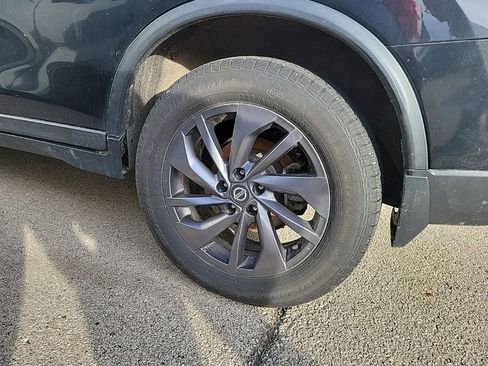 Used 2016 Nissan Rogue SL w/ SL Premium Package image 4