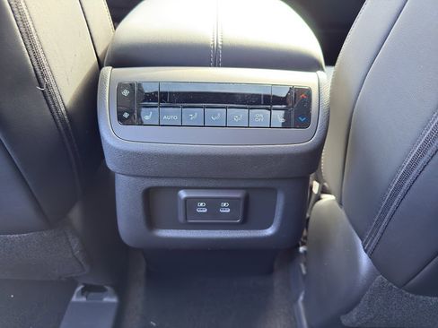 New 2026 Nissan Pathfinder SL image 33