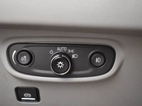 Used 2023 GMC Terrain SLT FWD image 23
