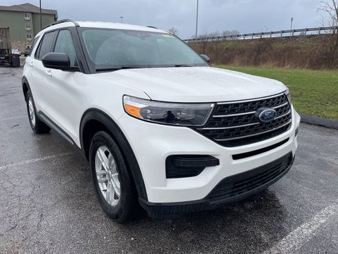 Used 2022 Ford Explorer XLT w/ Class IV Trailer Tow Package image 3