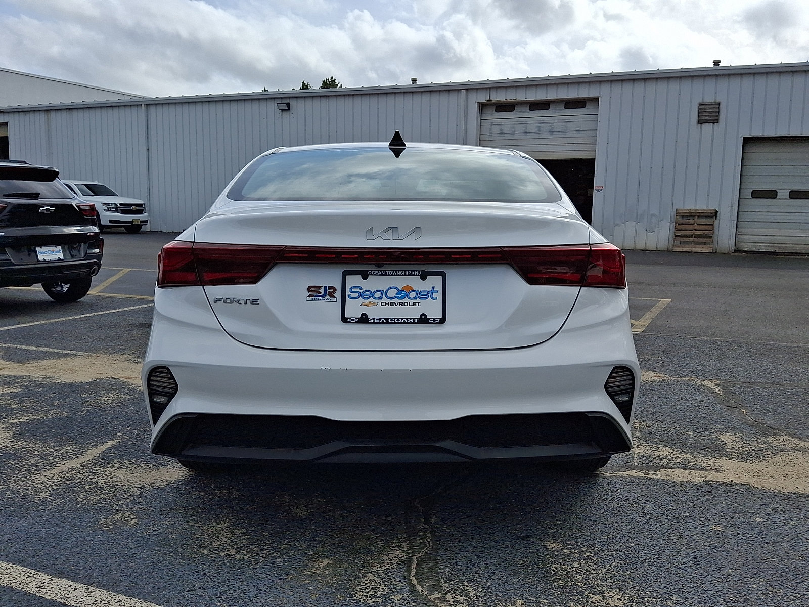 Used 2023 Kia Forte LXS w/ LXS Technology Package FWD image 5