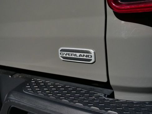 Used 2020 Jeep Gladiator Overland image 32