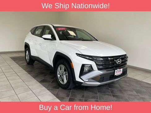 Used 2025 Hyundai Tucson SE AWD/4WD image 1