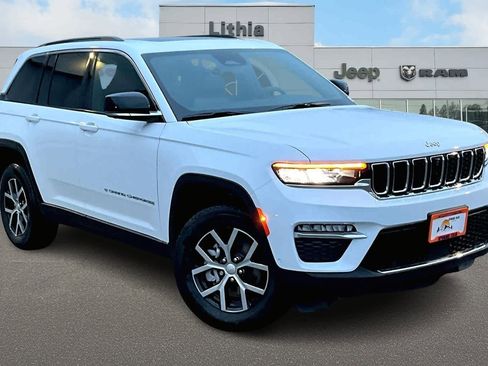 New 2025 Jeep Grand Cherokee Limited w/ Luxury Tech Group II image 23