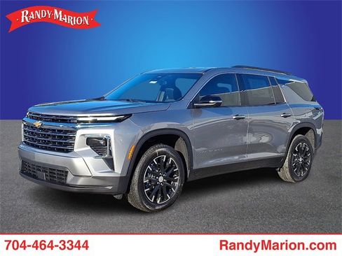 New 2026 Chevrolet Traverse LT image 1