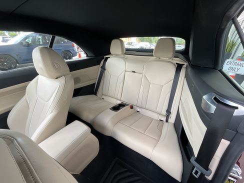 Certified 2024 BMW 430i Convertible w/ Premium Package RWD image 30