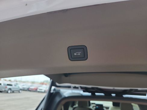New 2026 GMC Yukon XL Denali AWD/4WD image 9