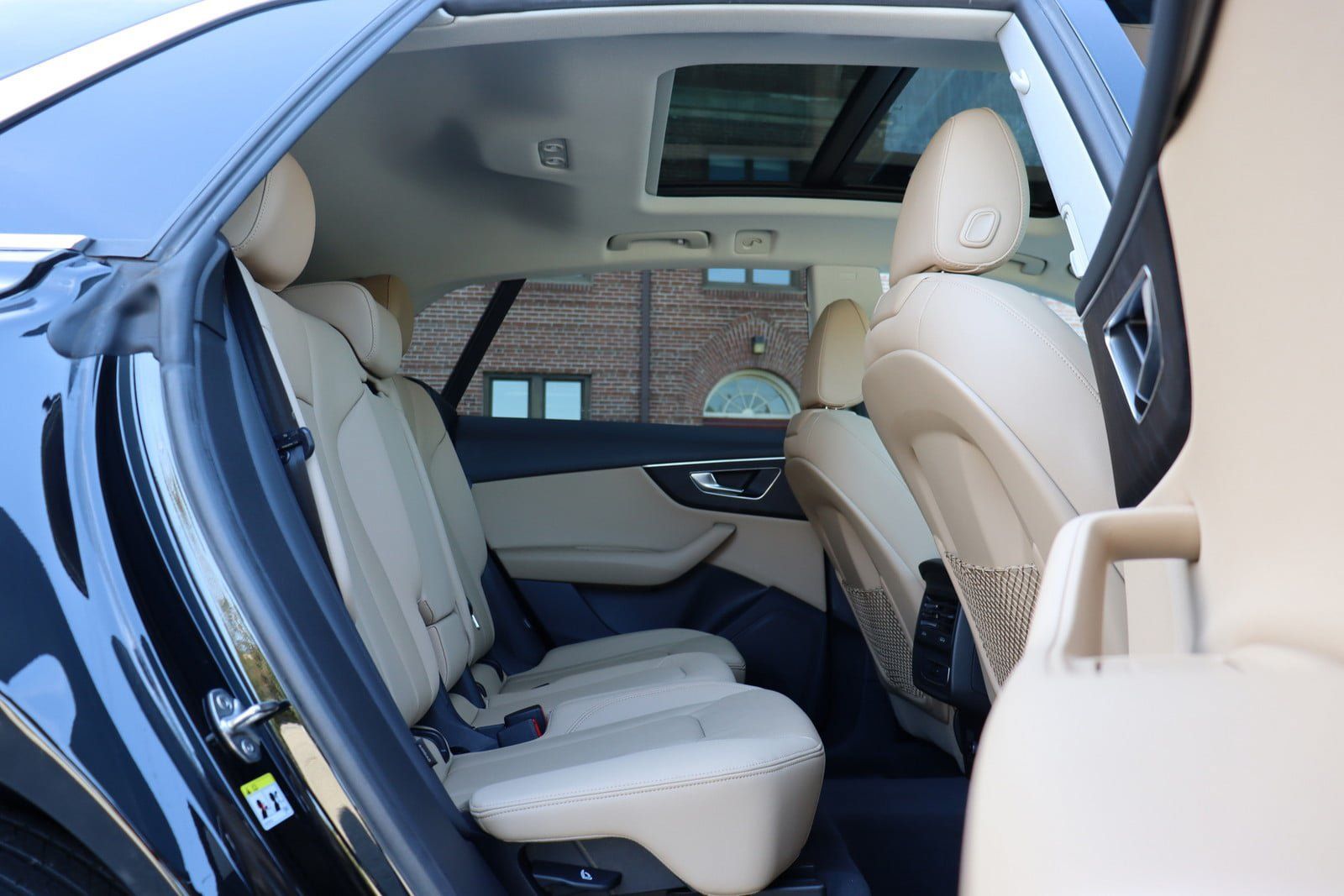 Used 2023 Audi Q8 Premium w/ Convenience Package AWD/4WD image 17
