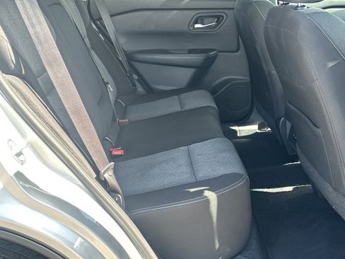 Used 2025 Nissan Rogue SV FWD image 15