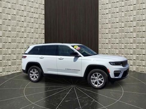 Certified 2023 Jeep Grand Cherokee Limited AWD/4WD image 2