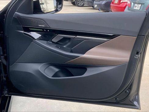 Certified 2024 BMW 530i xDrive 530i xDrive w/ M Sport Package image 26