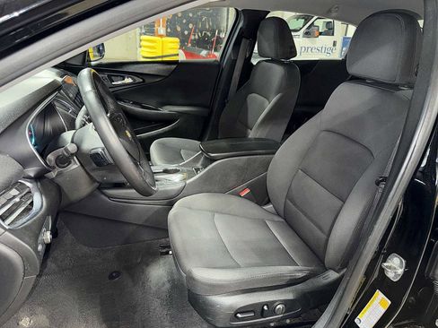 Used 2018 Chevrolet Malibu LT image 15