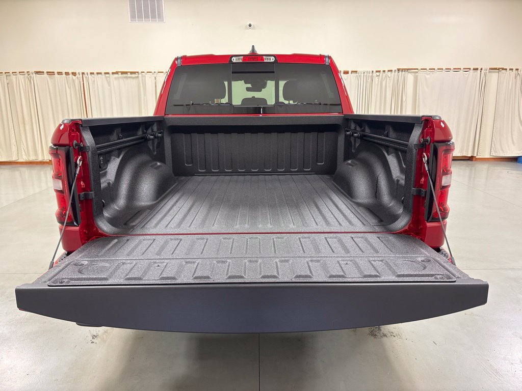 New 2027 RAM 1500 Express AWD/4WD image 9