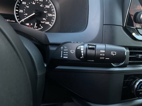 Used 2024 Nissan Pathfinder S FWD image 36