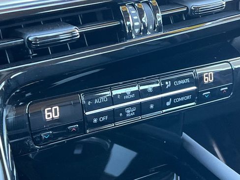 Certified 2023 Toyota Mirai XLE image 24