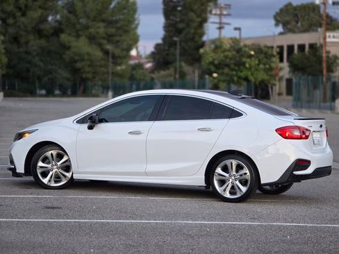 Used 2018 Chevrolet Cruze Premier image 9