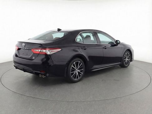 Used 2023 Toyota Camry SE image 5