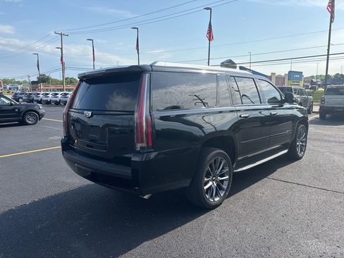 Used 2020 Cadillac Escalade ESV Luxury w/ Escalade Sport Edition AWD/4WD image 5