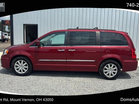 Used 2016 Chrysler Town & Country Touring w/ Driver Convenience Group FWD image 1