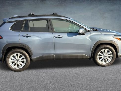 Used 2022 Toyota Corolla Cross LE AWD/4WD image 29