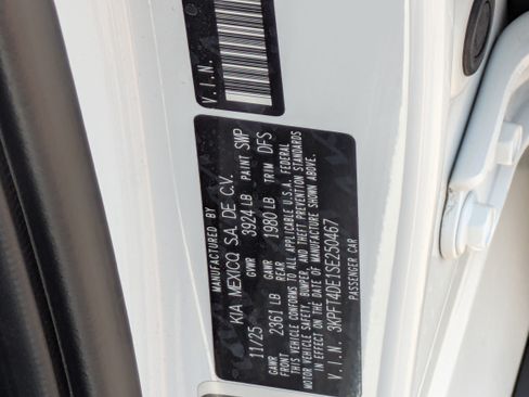 Certified 2025 Kia K4 FWD image 30