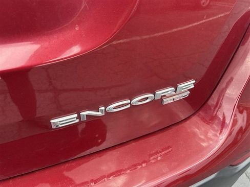 Used 2022 Buick Encore Preferred AWD/4WD image 30