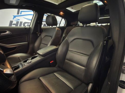 Used 2019 Mercedes-Benz GLA 250 4MATIC image 16