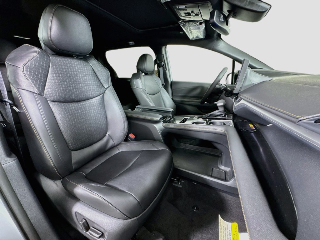 New 2026 Toyota Sienna XLE Woodland Edition AWD/4WD image 30