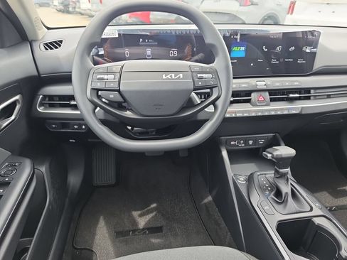 New 2026 Kia K4 FWD image 13