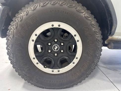 Used 2023 Ford Bronco Big Bend w/ Sasquatch Package AWD/4WD image 11