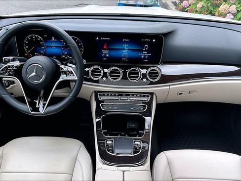 Used 2022 Mercedes-Benz E 350 4MATIC Sedan w/ Driver Assistance Package image 24