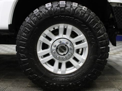 Used 2017 Ford F250 XLT AWD/4WD image 10