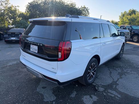 Certified 2025 Ford Expedition Max Platinum AWD/4WD image 5