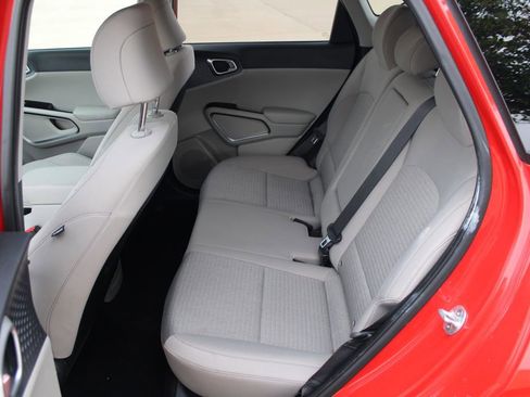 Used 2020 Kia Soul EX FWD image 6