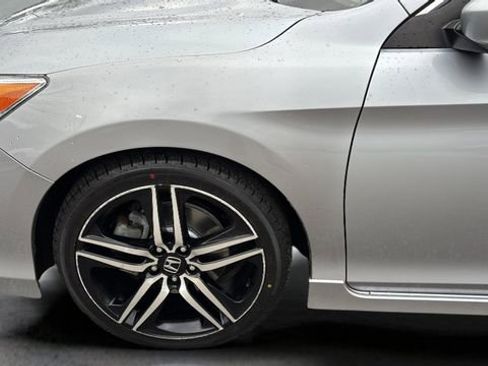 Used 2017 Honda Accord Sport Special Edition image 30