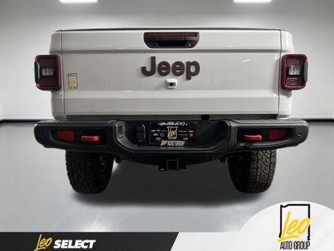 Used 2025 Jeep Gladiator Rubicon AWD/4WD image 6