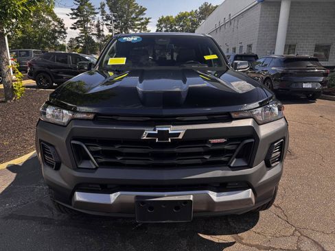 Used 2026 Chevrolet Colorado Trail Boss AWD/4WD image 2