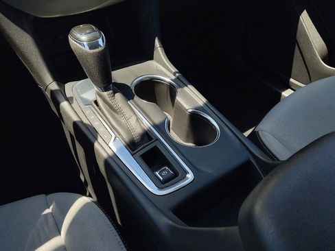 Used 2021 Chevrolet Equinox LS w/ LS Convenience Package FWD image 26