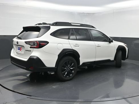 Used 2023 Subaru Outback Onyx Edition AWD/4WD image 22