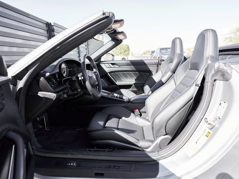 Used 2024 Porsche 911 Carrera GTS w/ Premium Package image 25