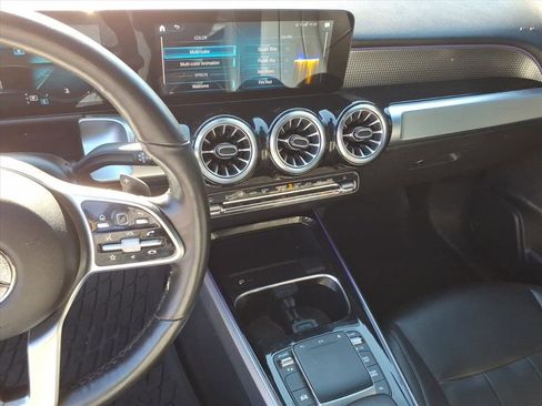 Used 2022 Mercedes-Benz GLB 250 GLB 250 image 31