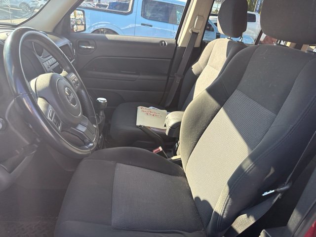 Used 2011 Jeep Patriot Latitude AWD/4WD image 2