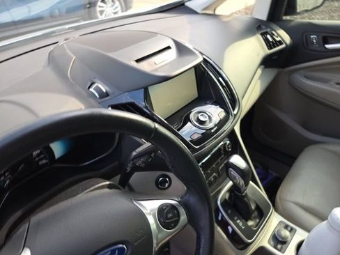 Used 2015 Ford C-MAX SEL w/ Equipment Group 302A FWD image 14