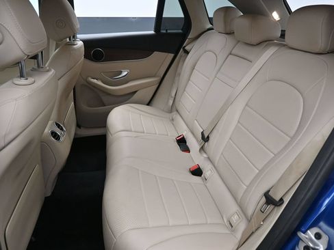Used 2022 Mercedes-Benz GLC 300 w/ Premium Package Lite image 27