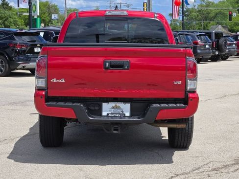Used 2022 Toyota Tacoma Limited AWD/4WD image 12