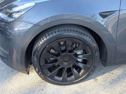 Used 2021 Tesla Model Y Long Range image 25
