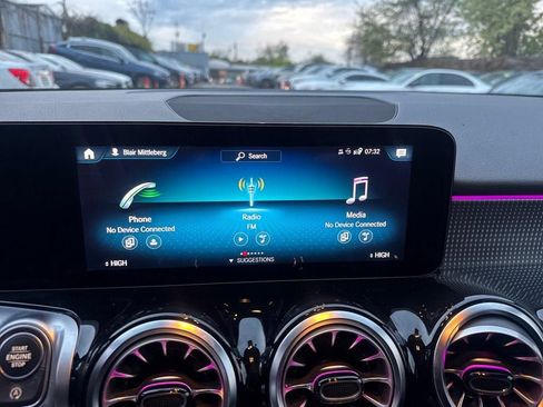 Used 2022 Mercedes-Benz GLB 250 4MATIC image 45