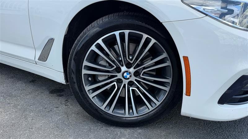 Used 2018 BMW 530i xDrive AWD/4WD image 15