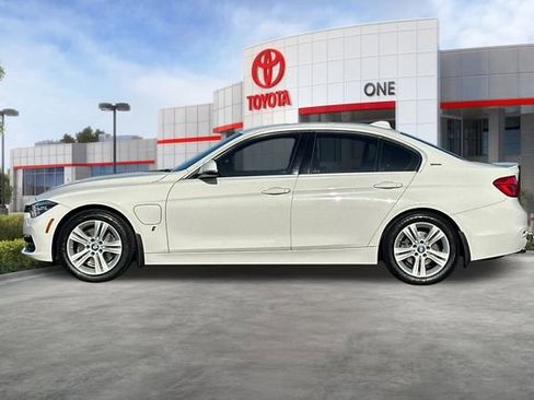 Used 2018 BMW 330e RWD image 8
