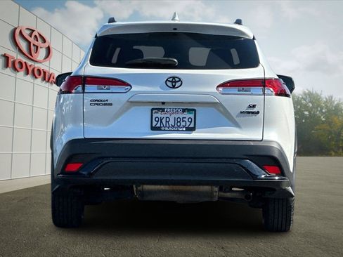 Used 2024 Toyota Corolla Cross AWD Hybrid image 4